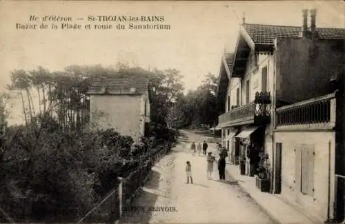 Ak Saint Trojan les Bains Ile d’Oléron Charente Maritime, Bazar de la Plage et route du Sanatorium