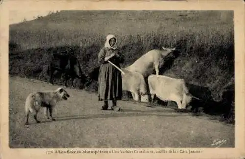 Ak Frankreich, Bäuerin in Tracht, Rinder, Hund