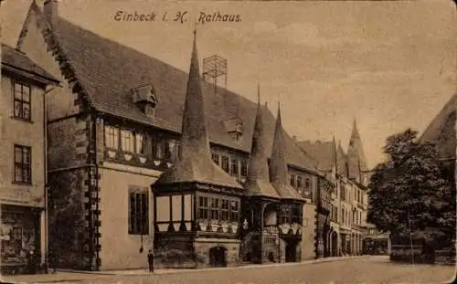 Ak Einbeck in Niedersachsen, Blick auf das Rathaus, Eingang