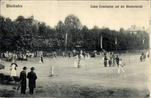 Ak Wiesbaden in Hessen, Tennisplatz auf der Blumenwiese