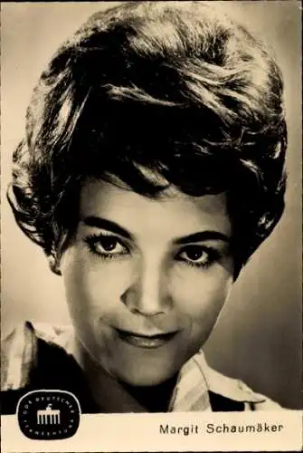 Ak Schauspielerin und Fernsehansagerin Margit Schaumäker, Portrait, DDR Deutscher Fernsehfunk