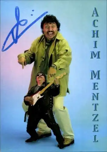 Ak Sänger und Moderator Achim Mentzel, Gittare, Eingekleidet von Solo, Tracht aus Leder, Autogramm