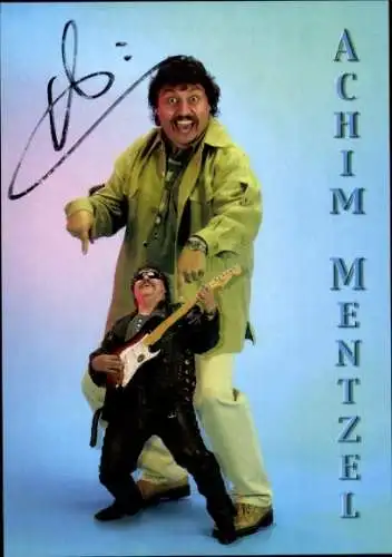 Ak Sänger und Moderator Achim Mentzel, Gittare, Eingekleidet von Solo, Tracht aus Leder, Autogramm