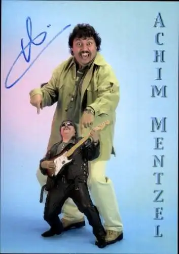 Ak Sänger und Moderator Achim Mentzel, Gittare, Eingekleidet von Solo, Tracht aus Leder, Autogramm