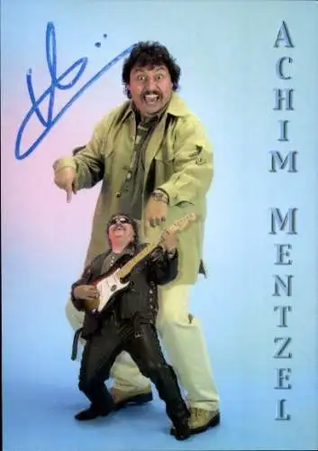 Ak Sänger und Moderator Achim Mentzel, Gittare, Eingekleidet von Solo, Tracht aus Leder, Autogramm