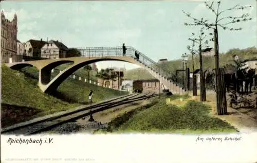 Ak Reichenbach im Vogtland, Am unteren Bahnhof, Bahnstrecke, Fußgängerbrücke