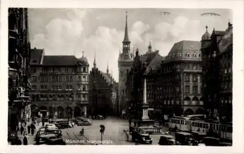 Ak München Bayern, Marienplatz mit Mariensäule, Straßenbahnen