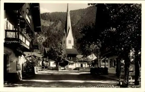 Ak Bayrischzell im Mangfallgebirge Oberbayern, Dorfpartie, Kirche, Wohnhäuser