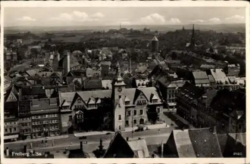 Ak Freiberg im Kreis Mittelsachsen, Blick über die Dächer der Stadt, Rathaus