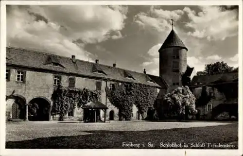 Ak Freiberg in Sachsen, Schlosshof in Schloss Freudenstein, Turm