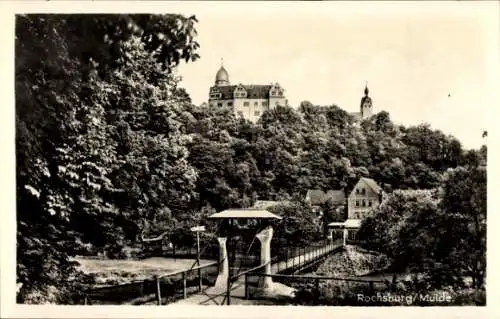 Ak Rochsburg Lunzenau, Blick auf den Ort mit Schloss