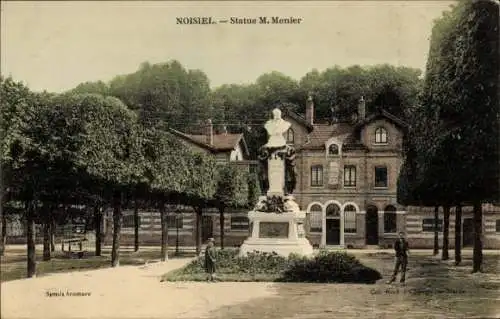 Ak Noisiel Seine-et-Marne, Statue M. Menier