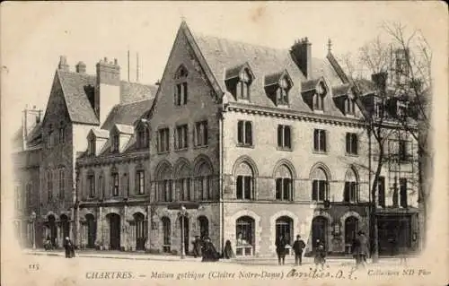 Ak Chartres Eure et Loir, Maison gothique, Cloitre Notre Dame