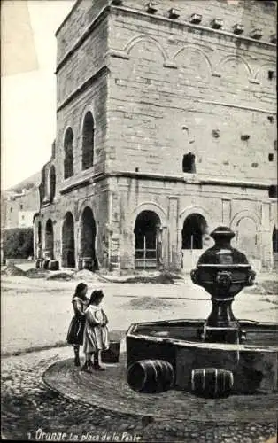 Ak Fontaine de Vaucluse, La place de la Poste