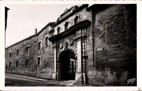 Ak Saint Maixent l'Ecole Deux Sevres, Kaserne Canclaux, Eingangstor