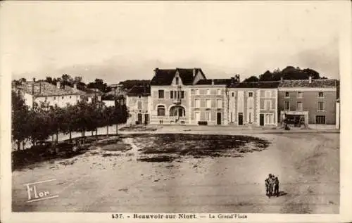 Ak Beauvoir-sur-Niort Deux Sèvres, Grand'Place