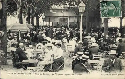 Ak Vals les Bains Ardeche, Casino Park, Terrasse während des Konzerts