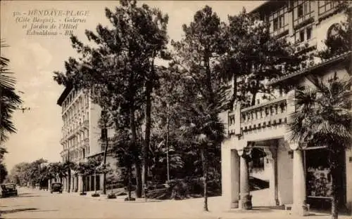 Ak Hendaye Pyrénées-Atlantiques, Plage, Galeries, Jardin de l'Hotel Eskualduna