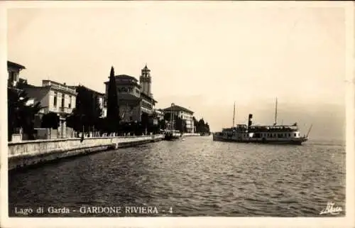 Ak Gardone Riviera Lago di Garda Lombardia, Uferpartie, Dampfer