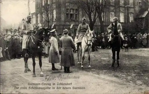 Ak Berlin Zehlendorf, Garnison Einzug, Die erste Befehlsausgabe in der neuen Garnison, Soldaten