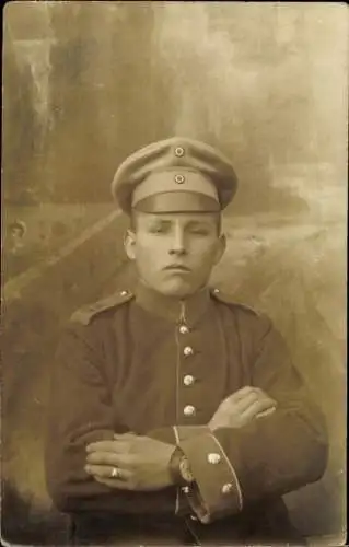 Foto Ak Deutscher Soldat in Uniform, Porträt, Kaiserzeit