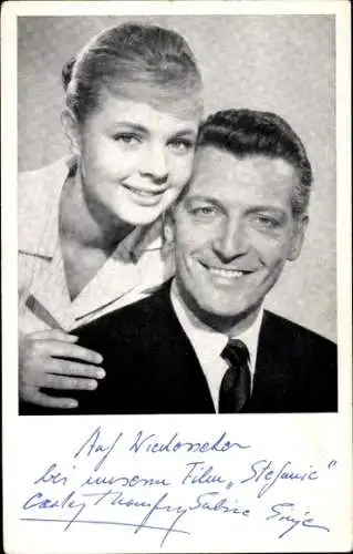 Ak Schauspieler Carlos Thompson, Sabine Sinjen, Film Stefanie von 1958, Autogramm