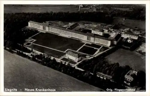 Ak Legnica Liegnitz Schlesien, Fliegeraufnahme, Neues Krankenhaus