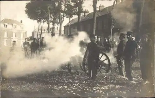 Foto Ak Französische Soldaten, 1. WK, Geschütz