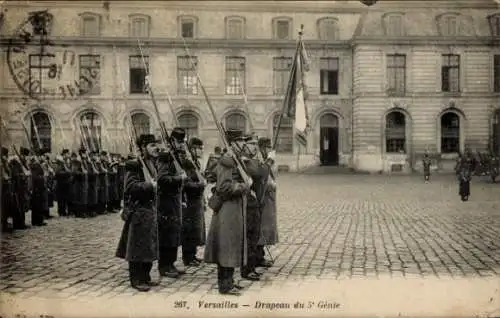 Ak Versailles Yvelines, Drapeau du 5e Genie, Soldaten