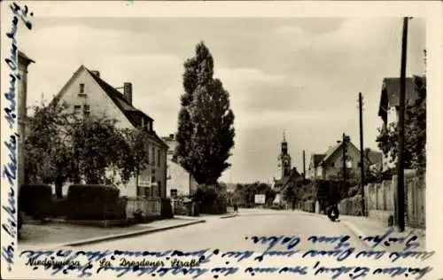 Ak Niederwiesa in Sachsen, Blick in die Dresdener Straße, Kirche, Konsum