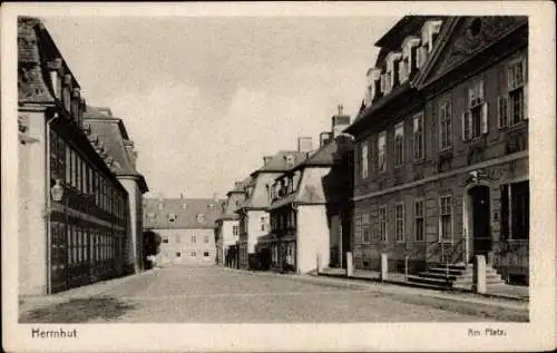 Ak Herrnhut in der Oberlausitz, Am Platz, Straßenpartie