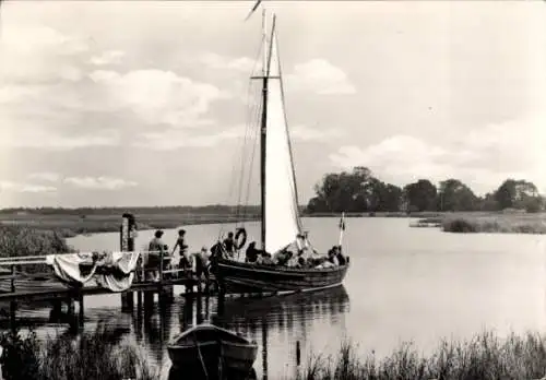 Ak Ostseebad Prerow auf dem Darß, Hafen, Segelboot