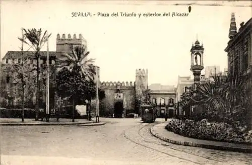 AK Sevilla Andalusien, Plaza del Triunfo und Außenansicht des Alcazar