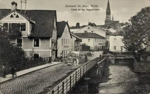 Ak Zwiesel im Bayerischen Wald, Regenbrücke, Auto