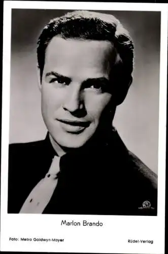 Ak Schauspieler Marlon Brando, Portrait, Schwere Jungen - leichte Mädchen