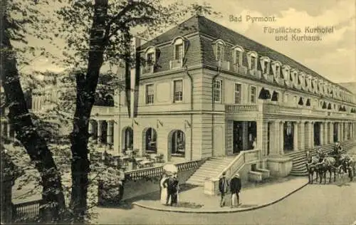 Ak Bad Pyrmont in Niedersachsen, Fürstliches Kurhotel, Kurhaus