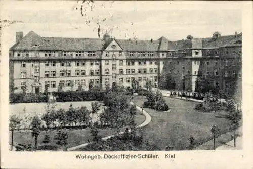 Ak Kiel, Wohngebäude Deckoffizier-Schüler