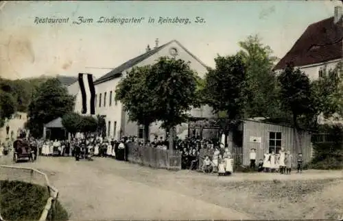 Ak Reinsberg im Kreis Mittelsachsen, Restaurant Zum Lindengarten, Gesellschaft, Anwohner