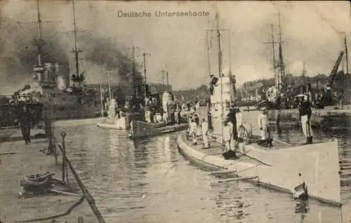 Ak Deutsche Unterseeboote, Hafen, Kaiserliche Marine, deutsche Kriegsschiffe