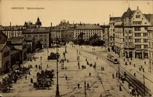 Ak München, Bahnhofsplatz, Straßenbahn, Lifaßsäulen