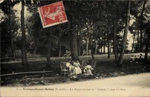 Ak Verneuil sur Seine Yvelines, Repos devant la Galette dans les Bois