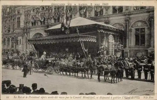 Ak König Eduard VII und der französische President kommen am Rathaus an