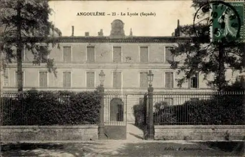 Ak Angoulême Charente, Le Lycee, Facade