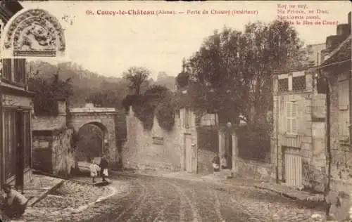 Ak Coucy le Château Aisne, Porte de Chauny