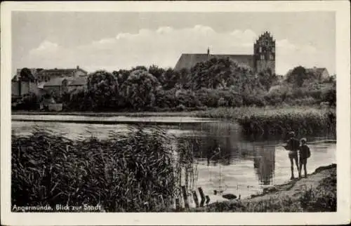 Ak Angermünde in der Uckermark, Blick zur Stadt