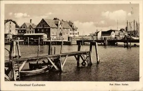 Ak Cuxhaven in Niedersachsen, Am Alten Hafen, Bootssteg