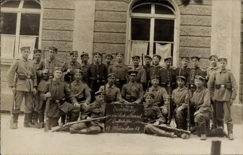 Foto Ak Deutsche Soldaten in Uniformen, Luftschiffer aus München, I WK