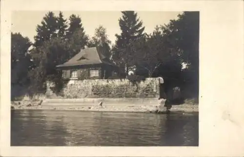 Foto Ak Ludwigsburg in Württemberg, Haus am Wasser