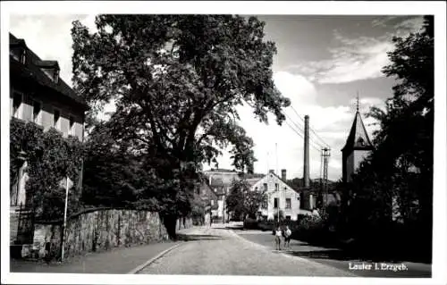 Ak Lauter Bernsbach im Erzgebirge Sachsen, Straßenpartie, Rathaus mit Oberforstmeisterei