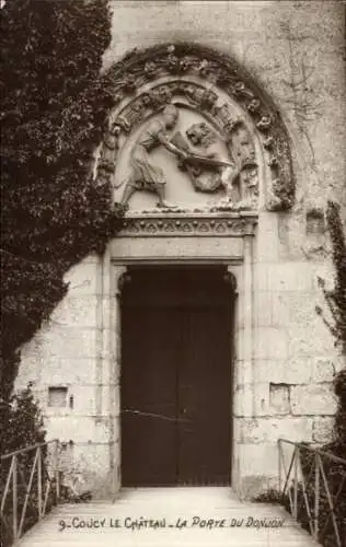 Ak Coucy le Château Aisne, Porte du Donjon